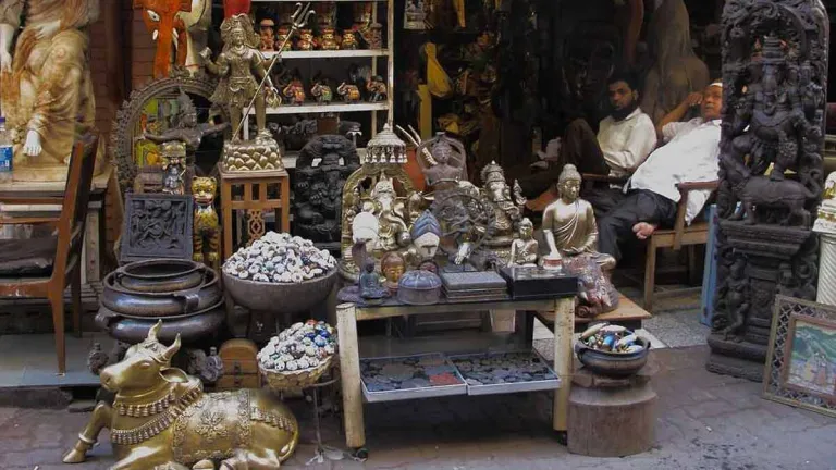 Chor Bazaar, Mumbai 