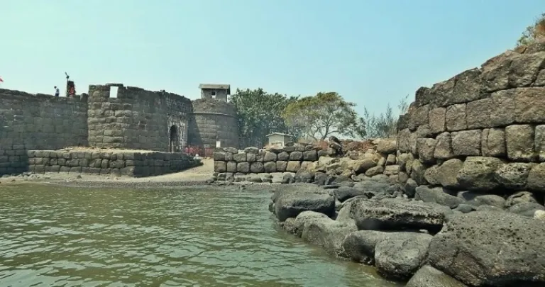 Kolaba Fort