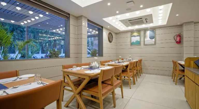 Dining Options at Kankaria Lake