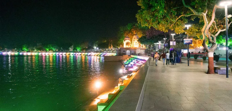 Best time to visit Kankaria-Lake