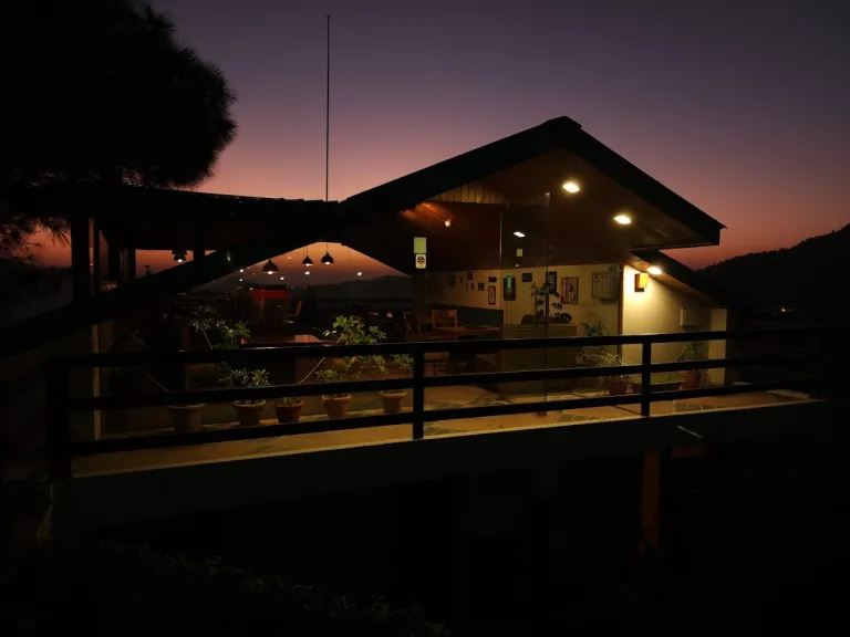  Woodsmoke Retreat Chail