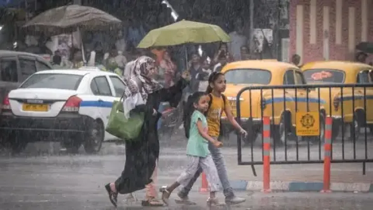 Heavy Rains to Lash West Bengal and Odisha