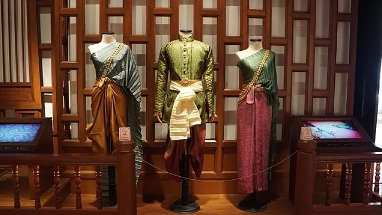 Traditional Thai clothing