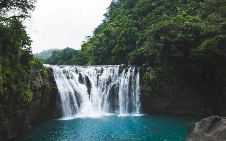 Hadlu Waterfalls