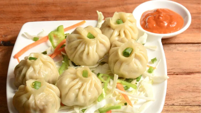 Momos