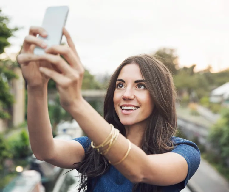 How to find your best angle for selfies