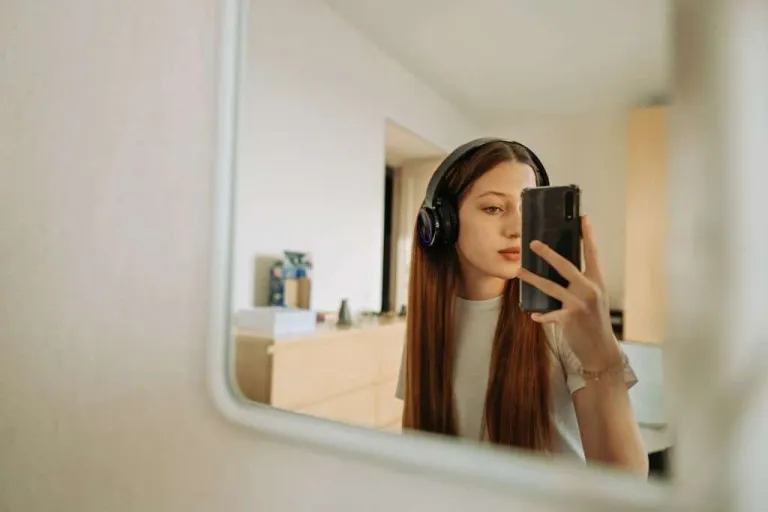 How to take best mirror selfies