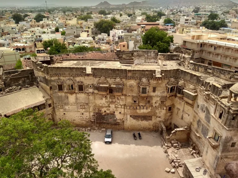 aina mahal in bhuj