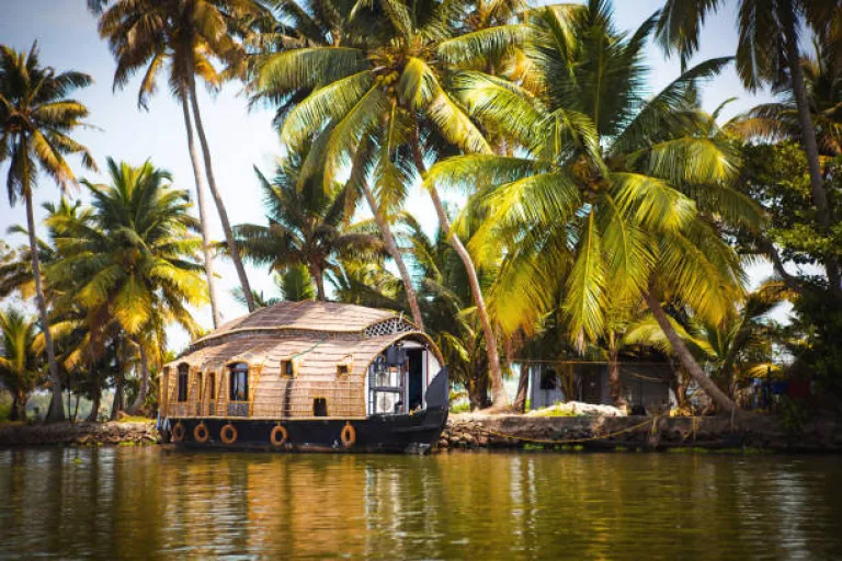 Best time to visit Kerala backwaters 