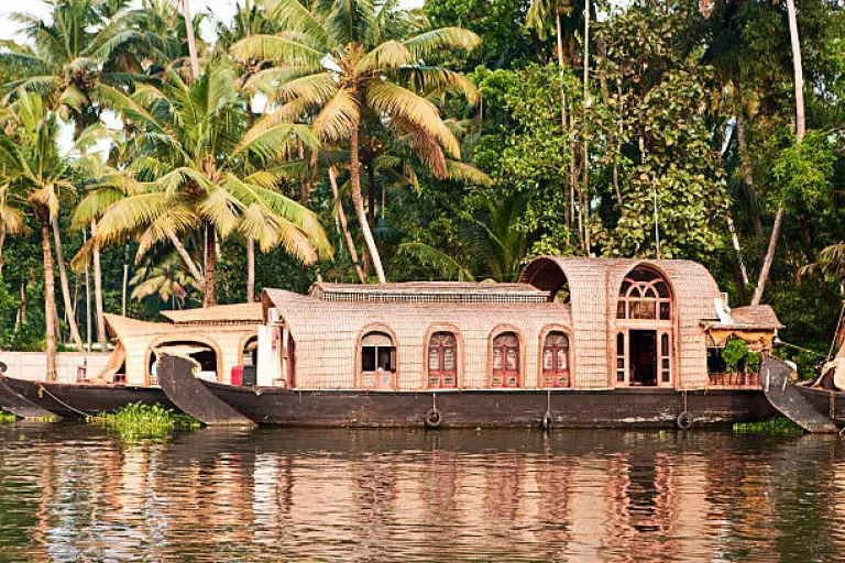 Where to stay in kerala&#039;s backwaters