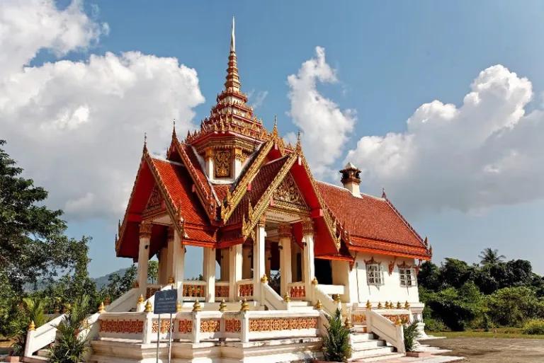 Wat Phra Thong phuket