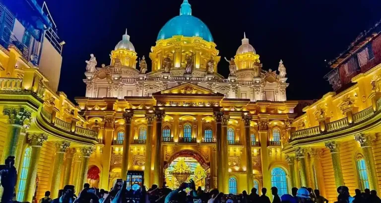 Sreebhumi Sporting Club pandal