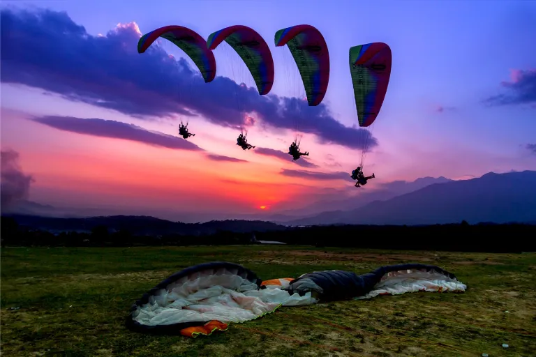 Paragliding in Bir Billing