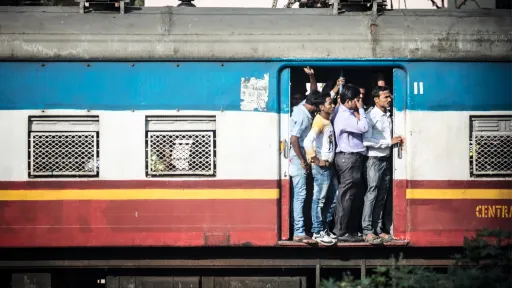 image for article Indian Railways Sets New Record, Transports Over 3 Crore Passengers in a Single Day