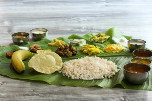 image for article 10 Street Food to Try While Exploring God's Own Country - Kerala