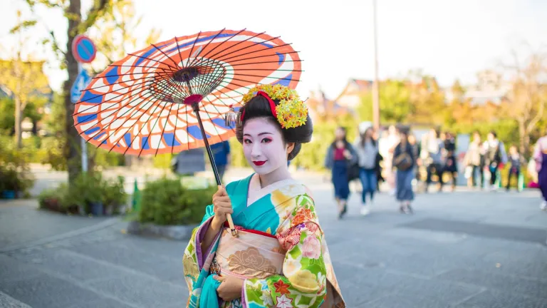 Maiko in Gion, Kyoto