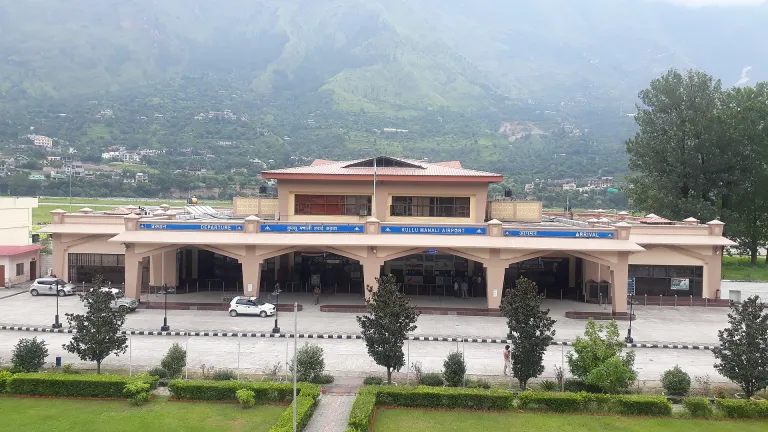 Kullu Manali Airport in Bhunter, Himachal PradeshBy Pinakpani - Own work, CC BY-SA 4.0