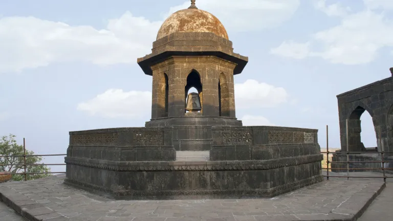 Samadhi of Shivaji Maharaj, Raigad Fort