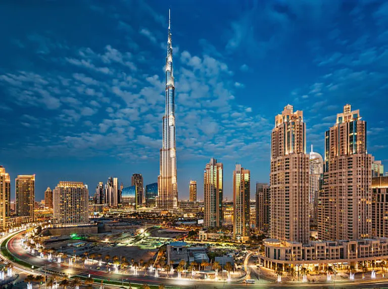  Dubai, UAE, Where Luxury is Larger Than Life