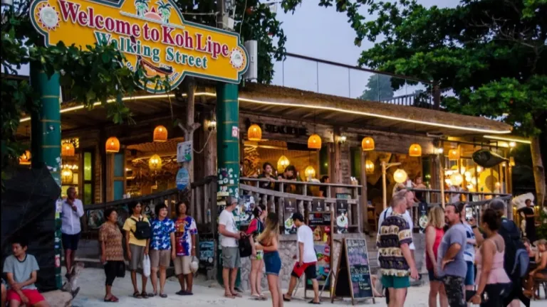 Walking street, Koh Lipe