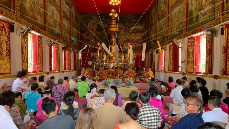 Songkran merit making ceremony at Rongthamsamakkhi temple in Chiang MaiBanharn Vihokhern