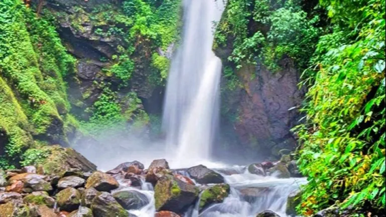 Kanchenjunga Falls