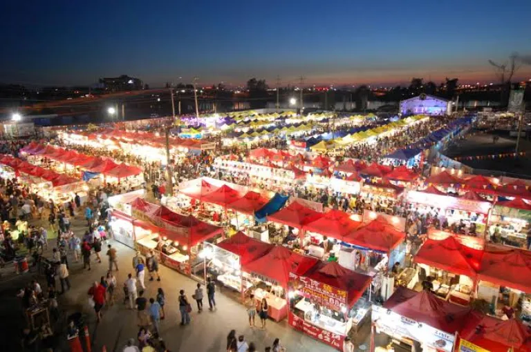 Street Food &amp; Souvenirs at Sanur and Gianyar Night Markets