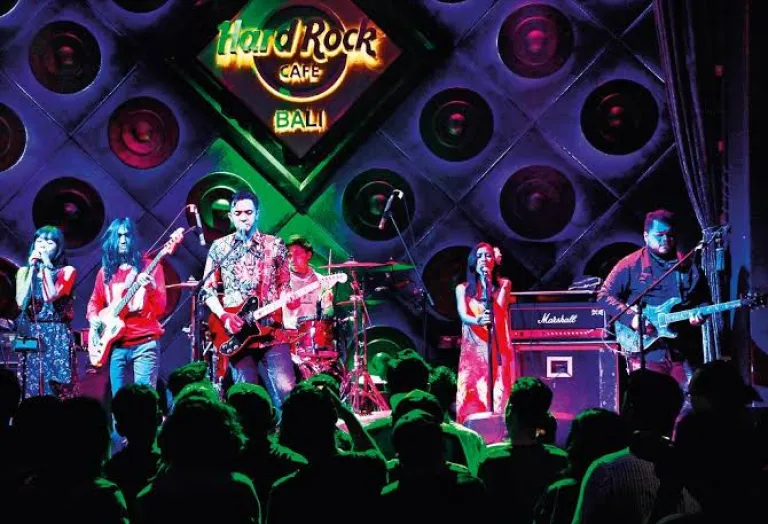 Live Rock Music at Hard Rock Cafe Bali