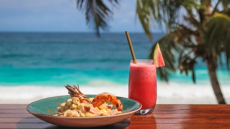 Seychellois lunch by the ocean