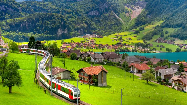 Red tourist train, Lungern