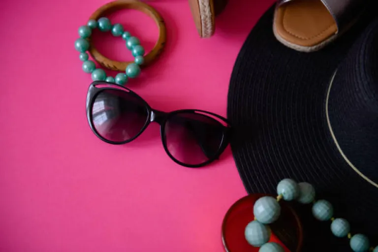 Travel Items, Spectacles and Jewellery