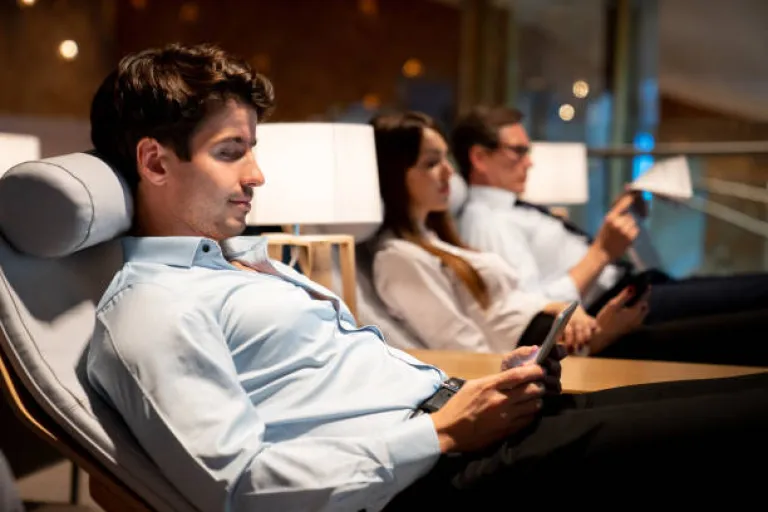 Understanding the Lounge Business Model