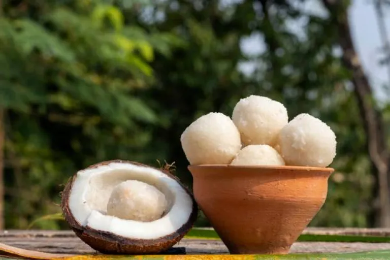 Coconut Ladoo