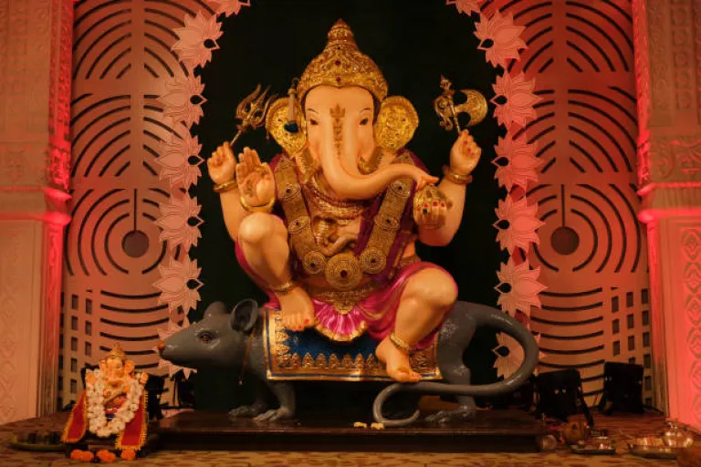 Vijayanagar: Big Idols, Bigger Energy