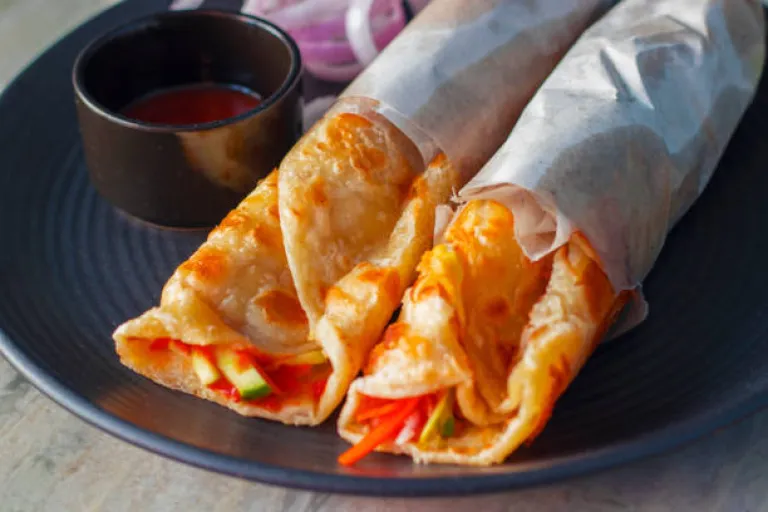 Delicious Kolkata&#039;s famous street food, egg rolls