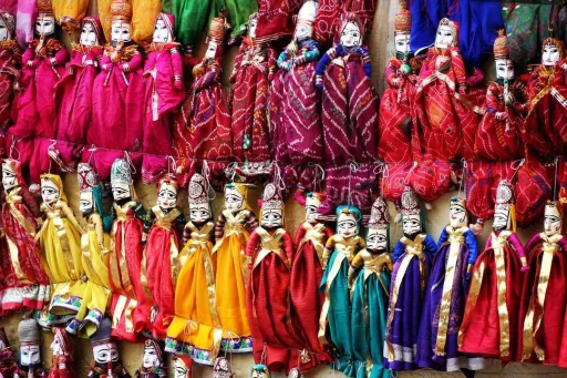image for article 10 Traditional Markets in Jaipur That Light Up During Diwali