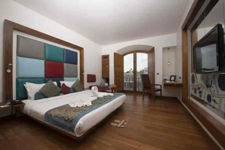 The Promenade Hotel (Sea-View Rooms on Deal Days) 