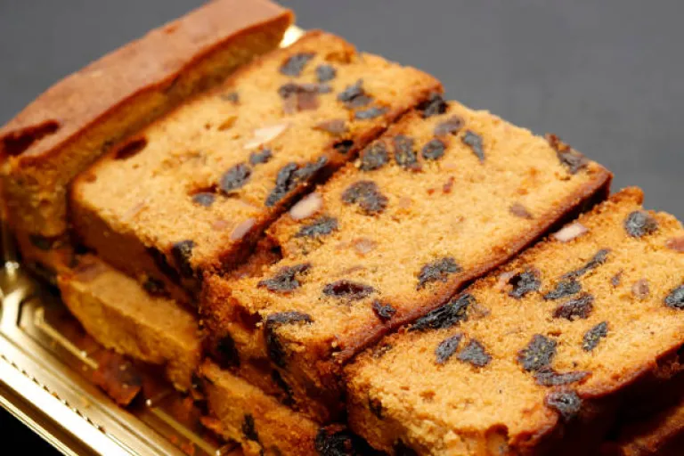 How to Store Plum Cake for Freshness