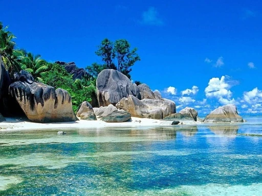 image for article Discover the Top 20 Must-Do Activities in Fiji for 2023