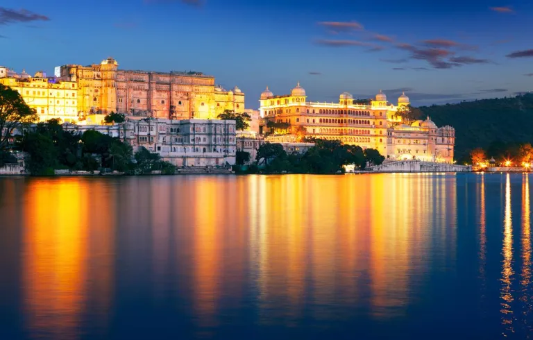 City Palace at night, Udajpur, Rajasthan, India.