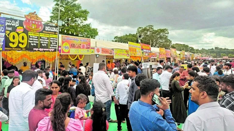 Davangere benne dose or biryani combo, food lovers spoilt for choice at Mysuru's Ahara Mela