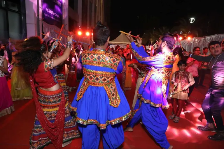 Gopalan Signature Mall – Old Madras Road hosts Dandiya Night | Explocity Guide To Bangalore | People, Culture, Cuisine, Shopping, News