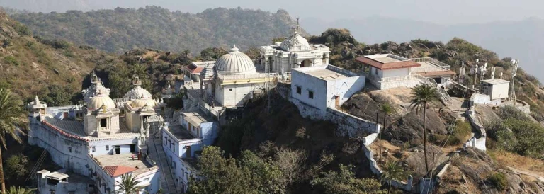 Achalgarh Fort and Kantinath Jain Temple