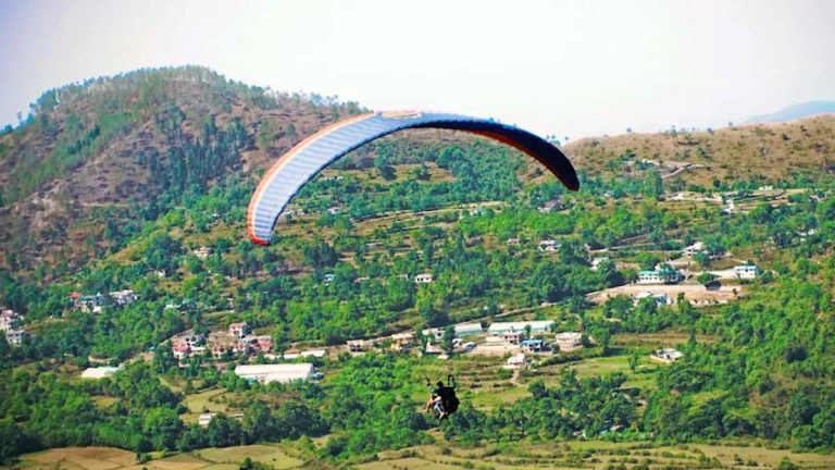 Paragliding in the Himalayan Skies