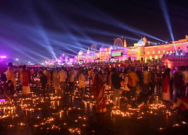 Sightseeing with Illuminated Temples and Ghats