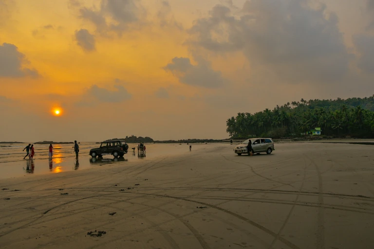 Muzhappilangad Drive-in Beach, Kannur: Where Waves Welcome Your Wheels. 