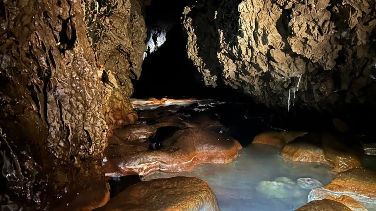 Krem Mawmluh Cave, Meghalaya