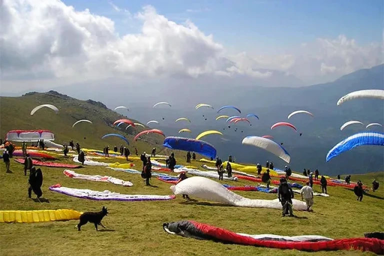 Paragliding in Bir Billing