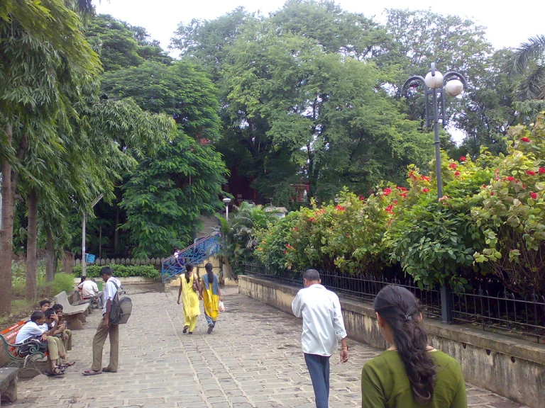 Saras Baug pune