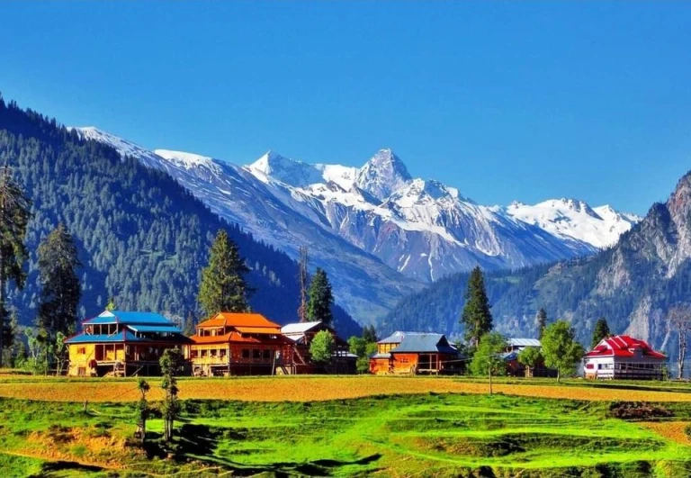Breathtaking views await in Kashmir!